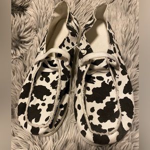 Cow Print Canvas Shoes Very Light Soles Size 11 EUC
